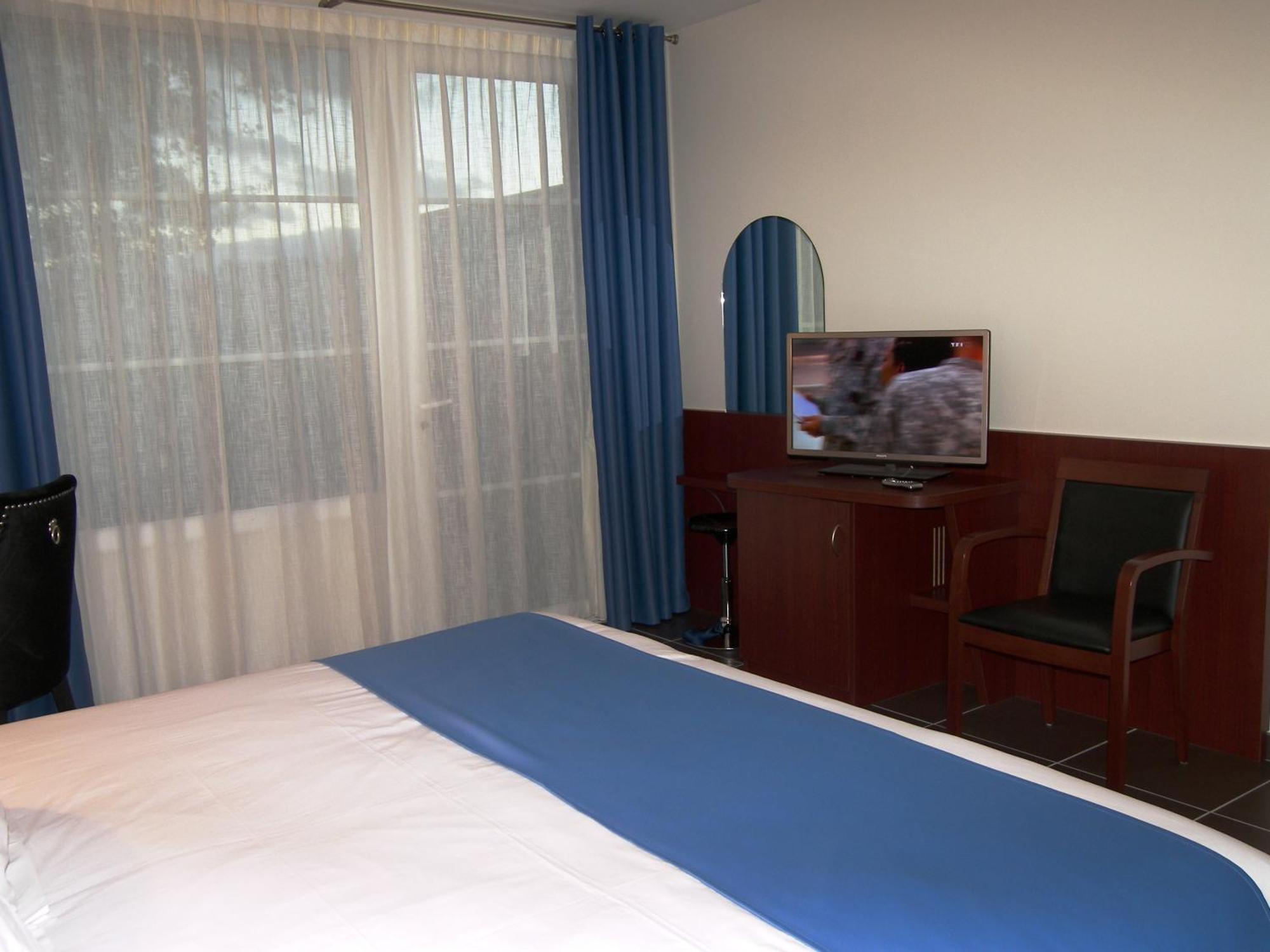 Hostellerie Del Matin Calme Montverdun Buitenkant foto