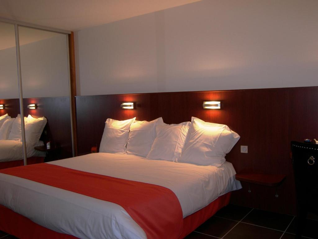 Hostellerie Del Matin Calme Montverdun Buitenkant foto